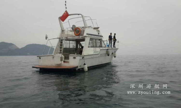 大梅沙45英尺国产游艇出海