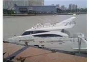 组图看看14级的“海马”对游艇多大伤害！