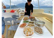 游艇出海+船餐 商务宴请的最佳方式