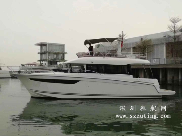 深圳湾海逸43尺豪华游艇